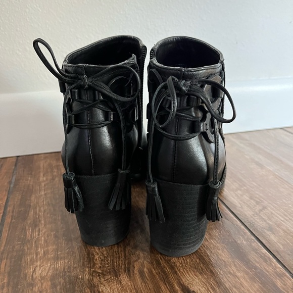 Vince Camuto Mellia Bootie - Picture 2 of 4